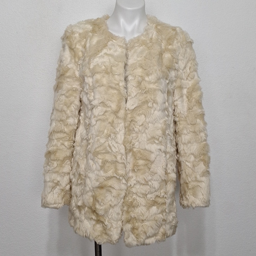Express Cream Quiet Luxury Faux Fur Coquette Elegant Glam Coat W/Pockets Size M